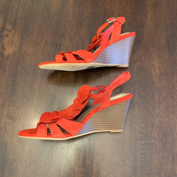 Giani Bernini Shoes - NWT Gianni Bernini Adasah Red Suede Wedge Sandal